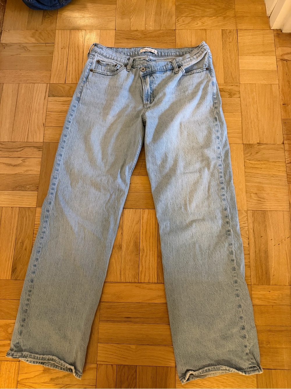 Abercrombie & Fitch Light Wash Straight Leg Jeans